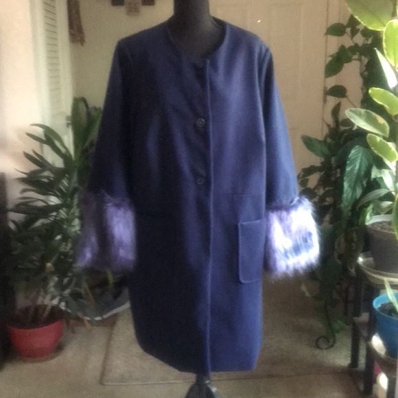 1X JUSTFAB. Deep Blue Winter Coat with Detachable Fur at Wrist. - Picture 2 of 5